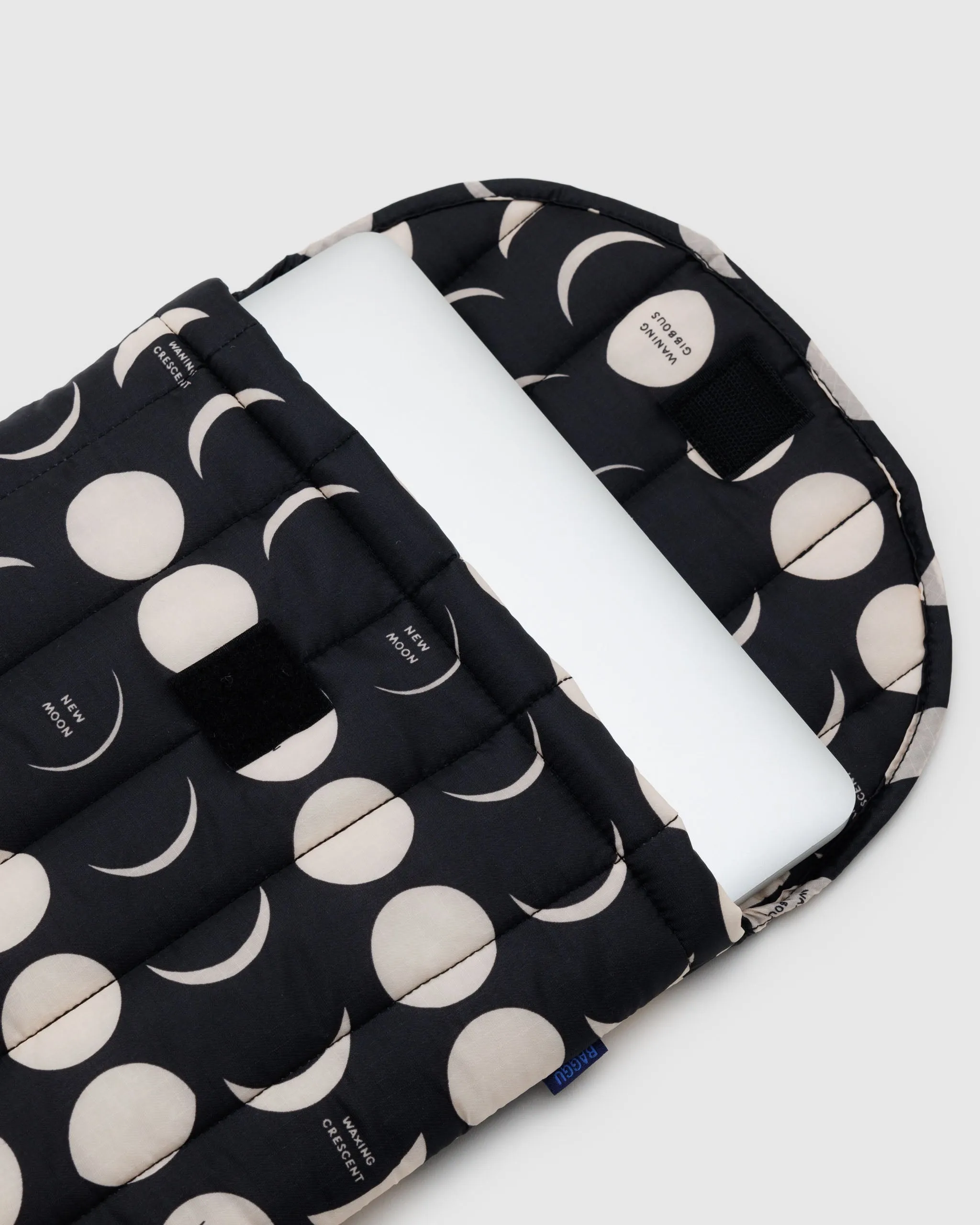 BAGGU Puffy Laptop Sleeve Moon