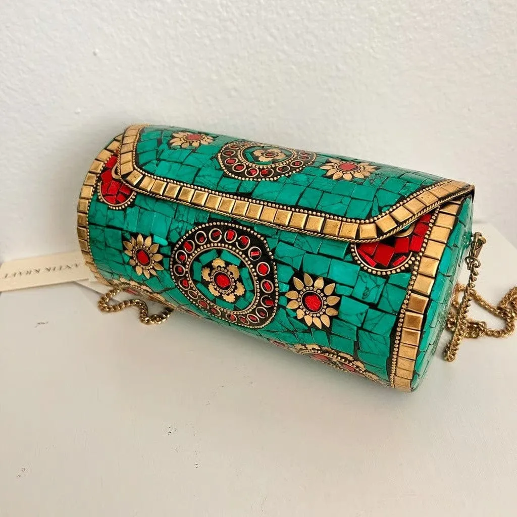 BGAIN89 Ami Mosaic Clutch With Chain Strap