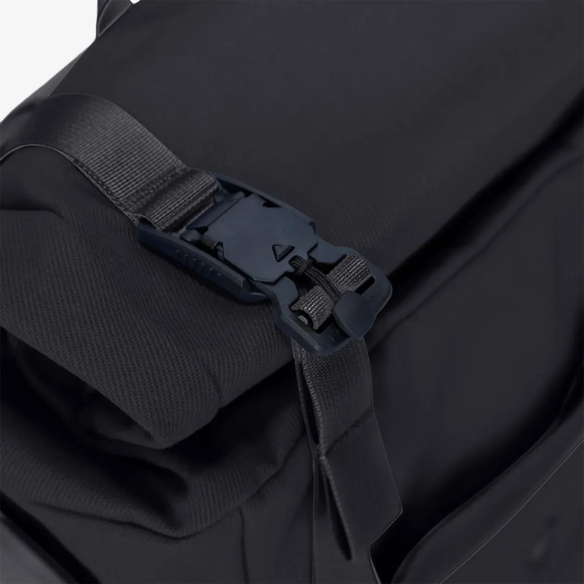 Langly : Weekender Backpack With Camera Cube : Black