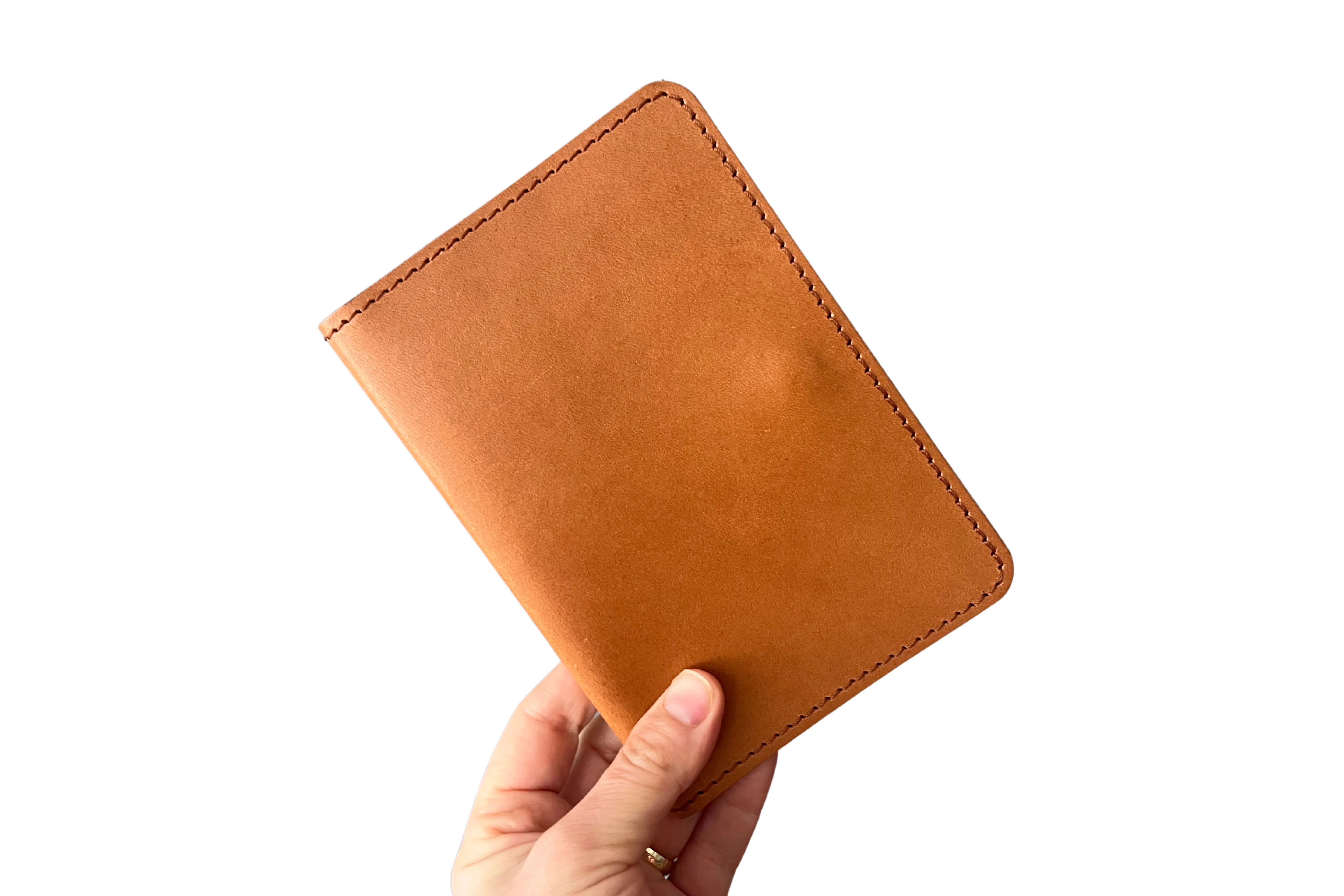 Leather Passport Case with AirTag/ Vegetable tanned