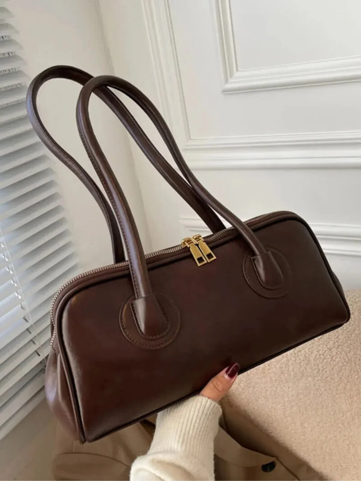 Niche Retro Shoulder Baguette Bag