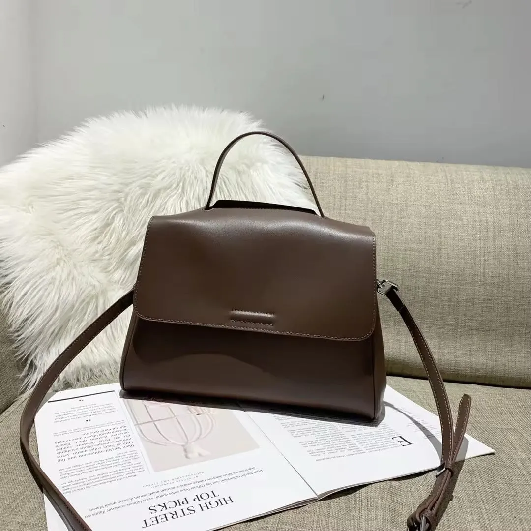 Stylish Women's Genuine Leather Bag – Trendy and Timeless Design