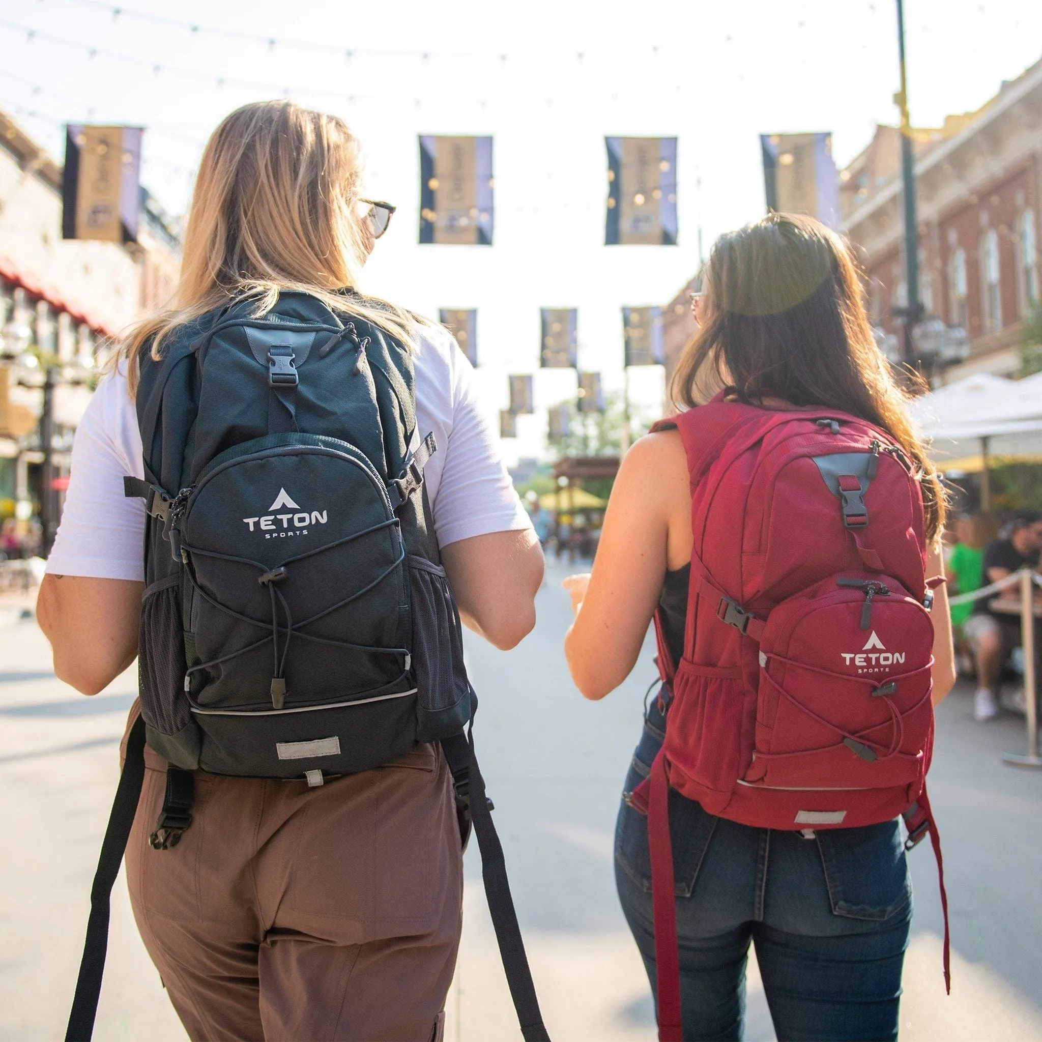 Teton Sports Oasis 22l Hydration Backpack with 3l Bladder in Pomegranate